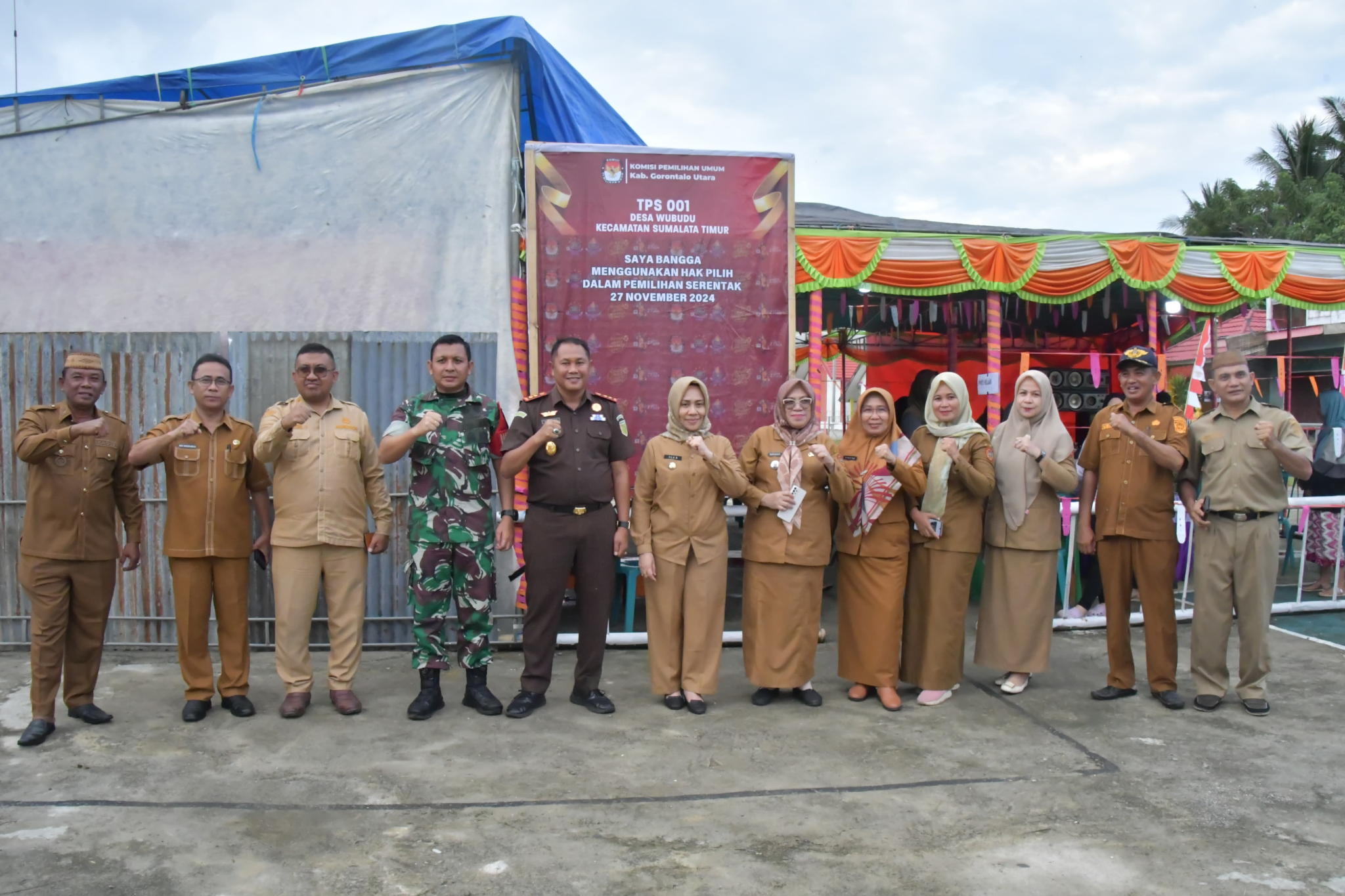 Pj Bupati Sila Botutihe Bersama Forkopimda Gorut Pastikan Kesiapan Pemungutan Suara di Kecamatan Sumalata Timur