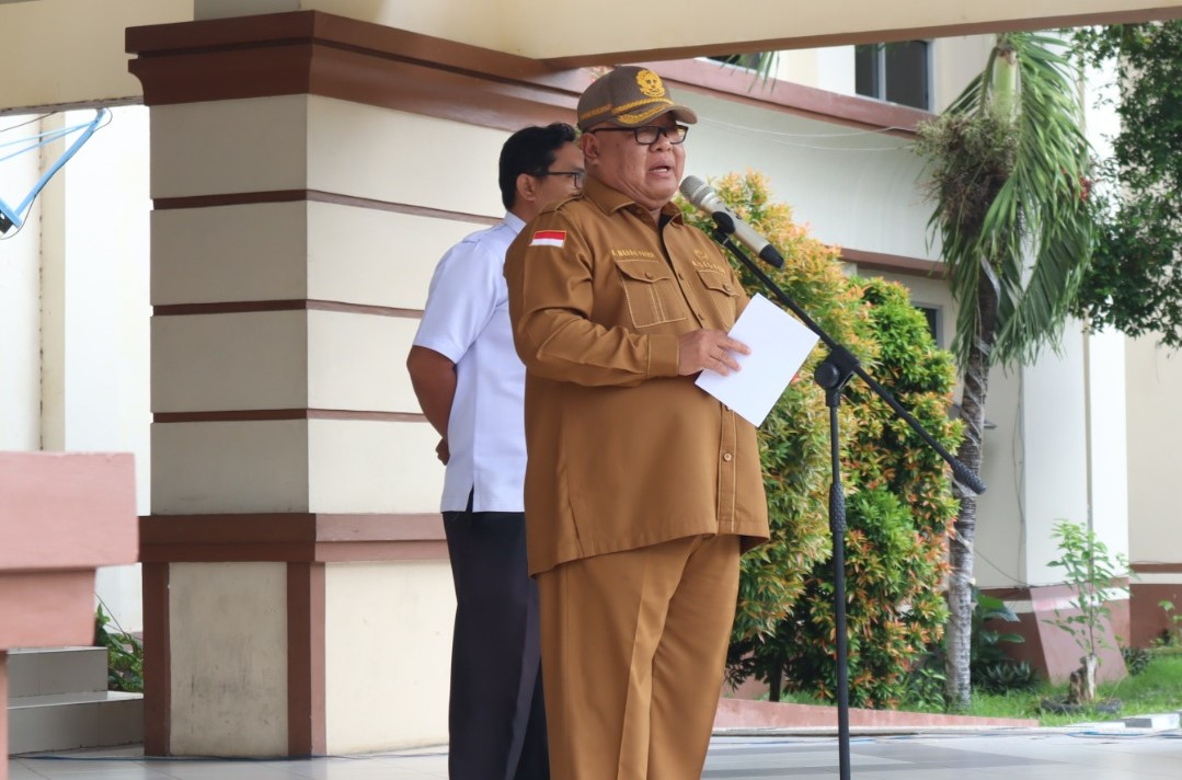 Asisten I Setda Gorut Didaulat Pembina Apel Kerja Awal Desember