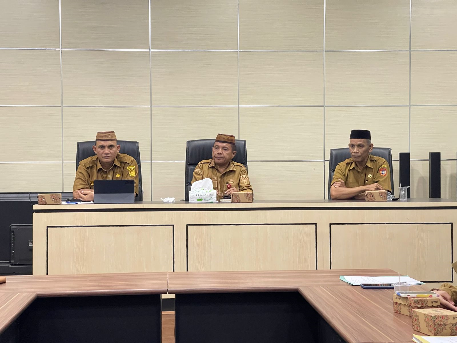 Ayis Yusuf Buka Rapat Evaluasi PPID Semester I Tahun 2025 Guna Mewujudkan Pelayanan Yang Terbaik Kepada Publik