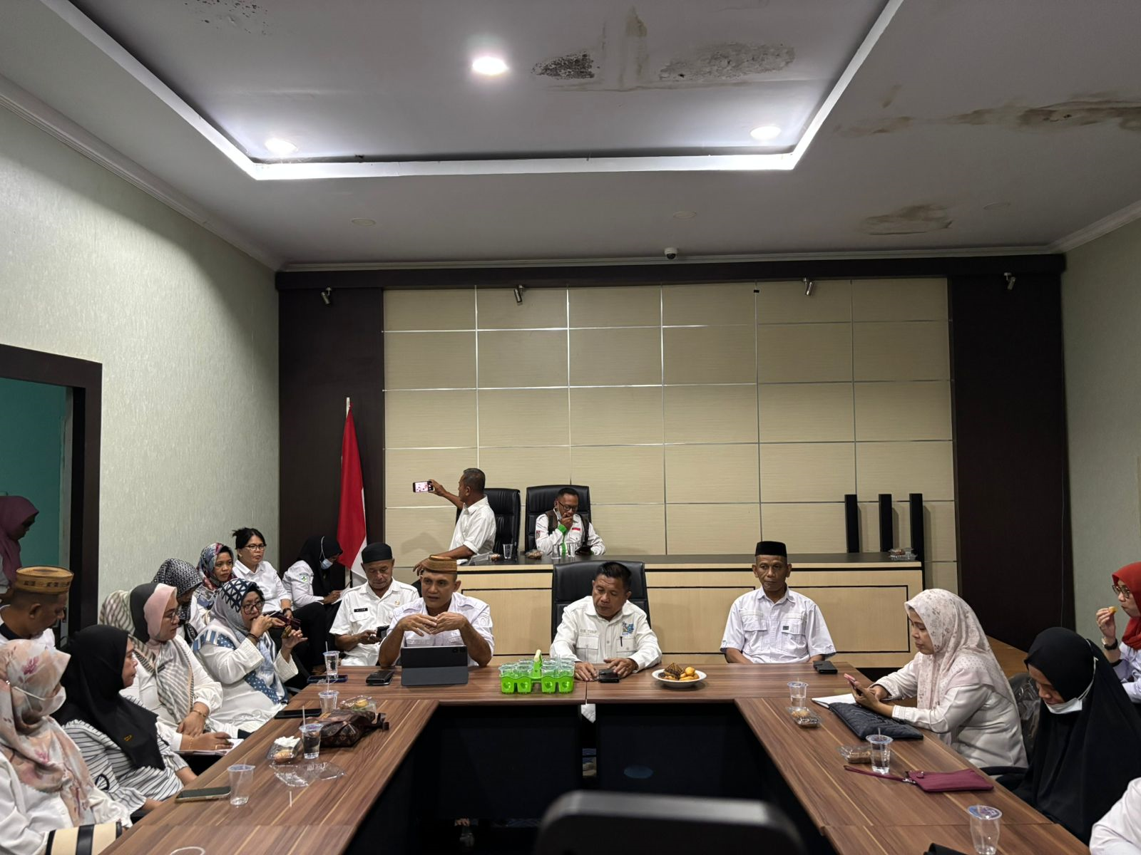 Pimpin Rapat Evaluasi  Aplikasi DHE,Asisten Dorong Digitalisasi Disiplinkan Aparatur