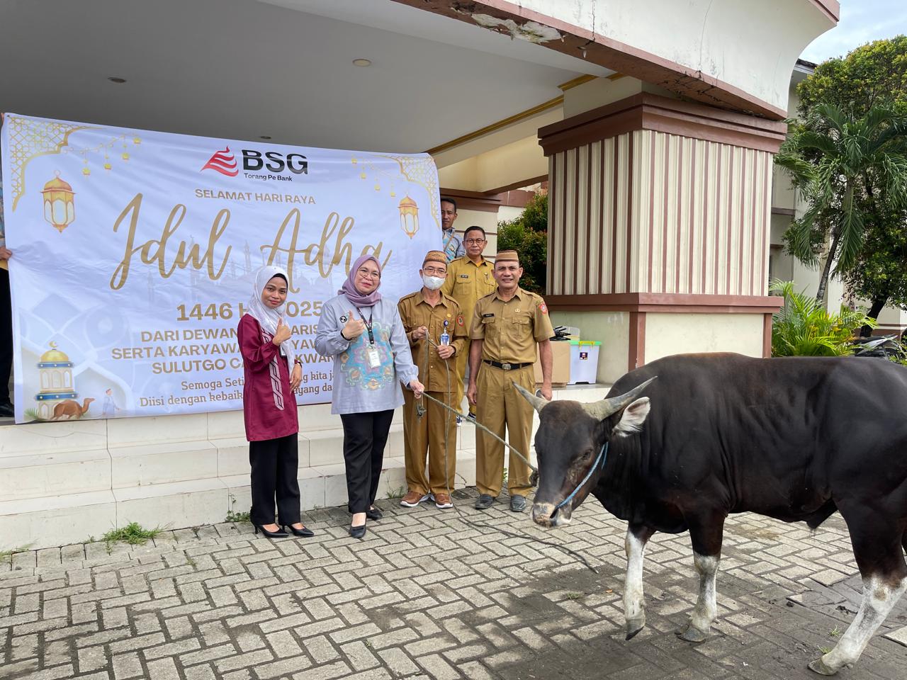 Pemkab  Gorontalo Utara  terima Bantuan Sapi Kurban dari Bank SulutGo (BSG) Kwandang