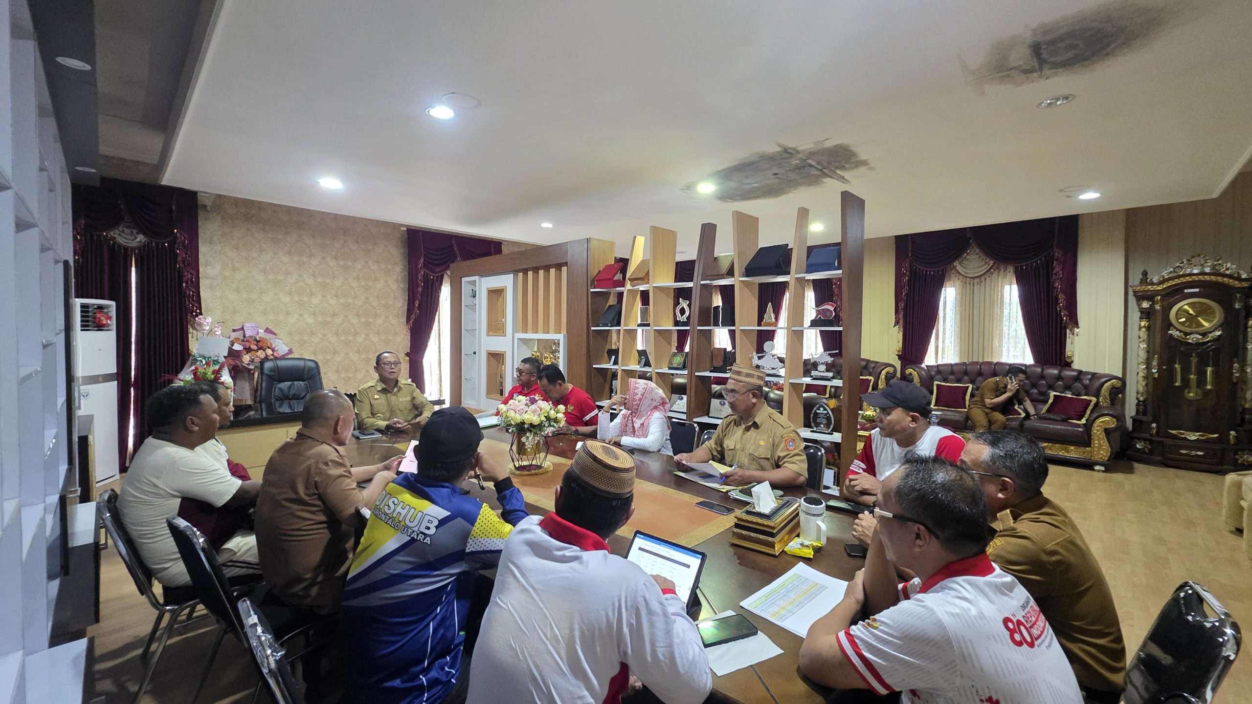 Bupati Thariq Modanggu, Pimpin Rapat Terbatas Tim Satgas BERPADU