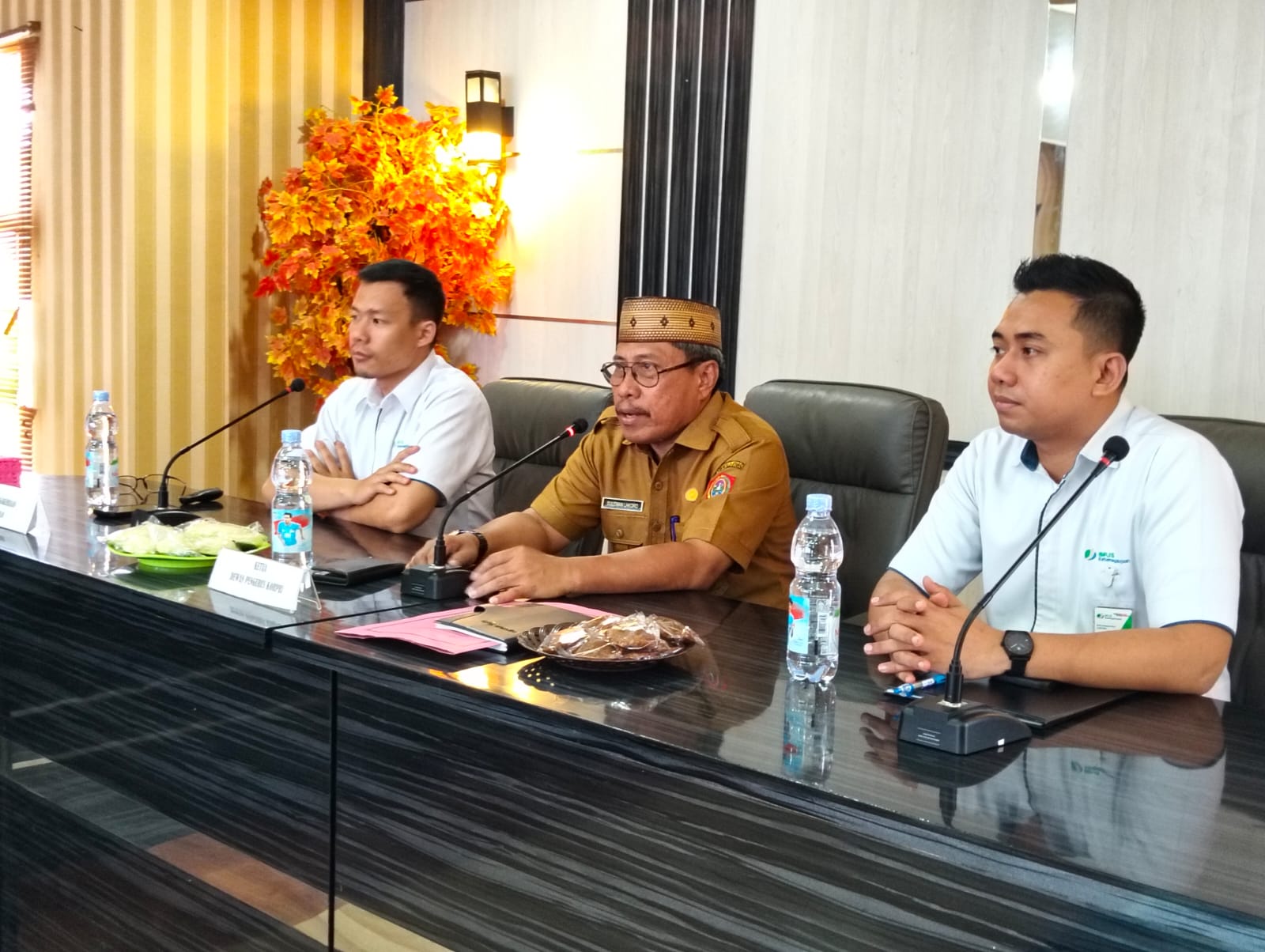 Sekretaris Daerah Kabupaten Gorontalo Utara, Suleman Lakoro, Membuka Sosialisasi BPJS Ketenagakerjaan