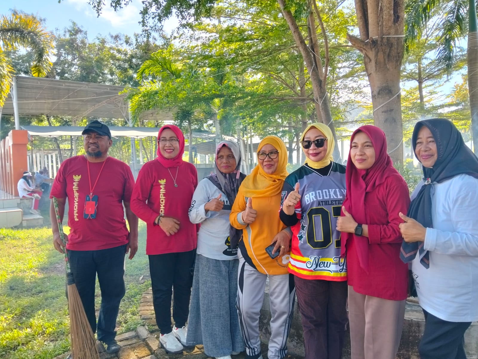 Wabup Nurjanah Hasan Yusuf Pantau Pembersihan Taman Rakyat untuk Pelaksanaan Temu KOPDES Merah Putih