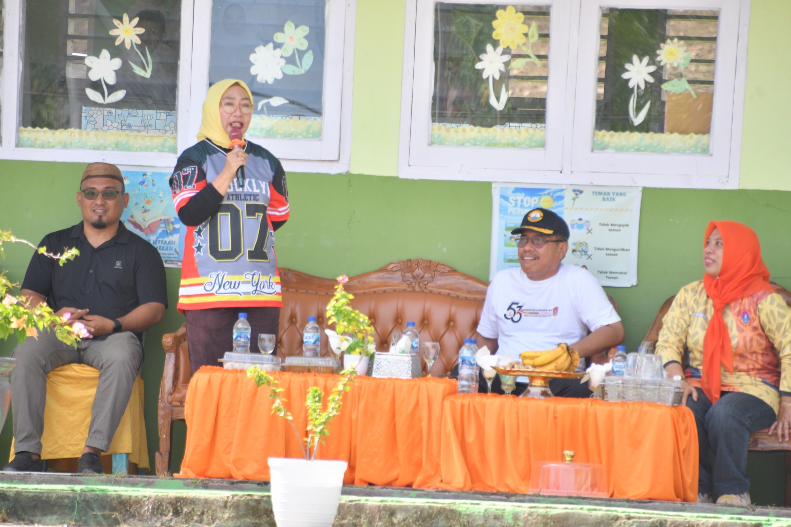 Wabup Nurjanah Hasan Yusuf Berangkatkan Siswa SD Negeri 7 Mootinelo Kecamatan Kwandang untuk Mengikuti Lomba Marching Band Tingkat Provinsi Gorontalo