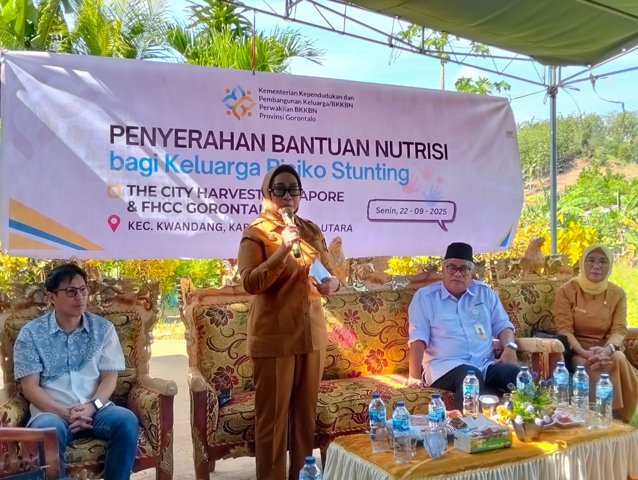 Wabup Gorut Nurjanah Hasan Yusuf Apresiasi Tim The City Harvest Singapore dan FHCC dalam Penanggulangan Stunting di Desa Masuru
