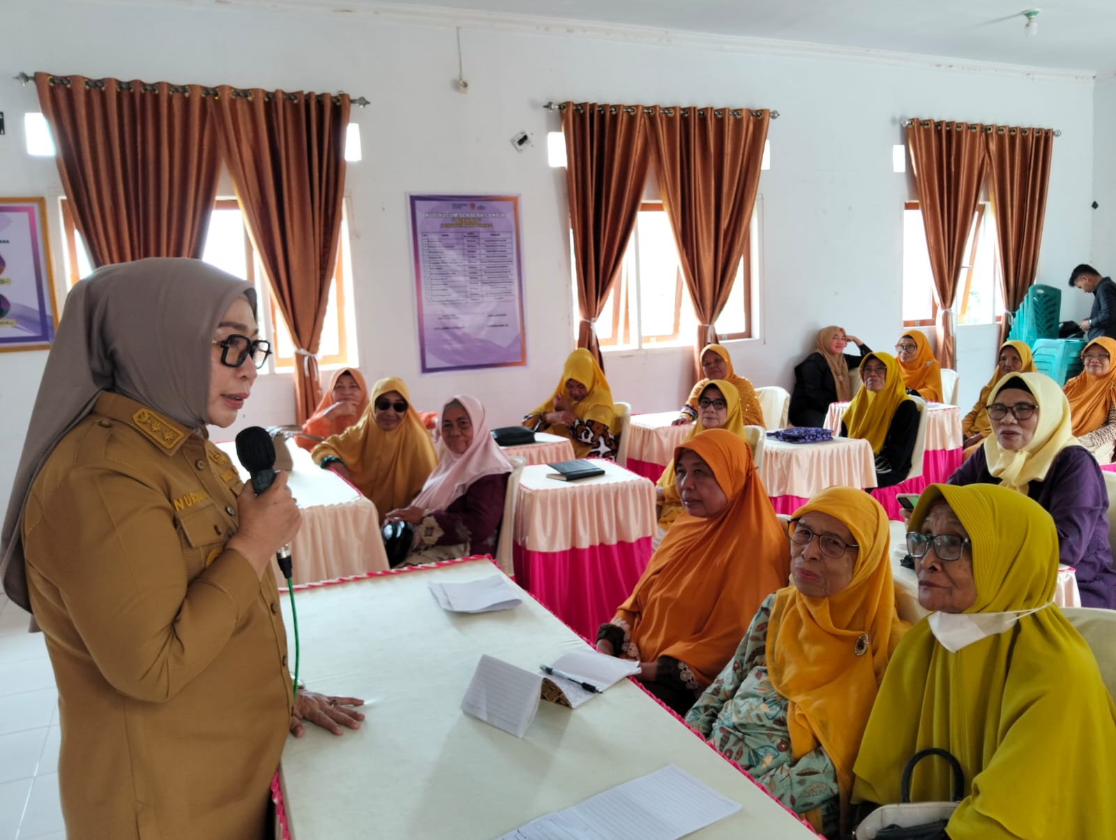 Sekolah Lansia BERKAH: Wabup Nurjanah Beri Suntikan Semangat untuk Lansia Produktif dan Ceria