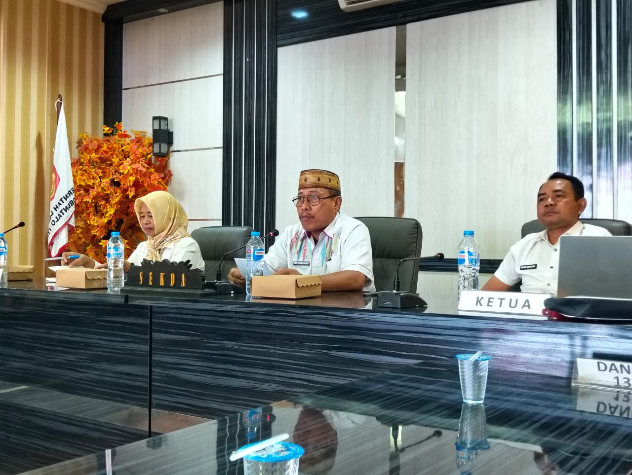 Hadir dan Buka Raker Dekranasda, Sekda Suleman Lakoro: Gorontalo Utara Siap Maju di Sektor Kreatif