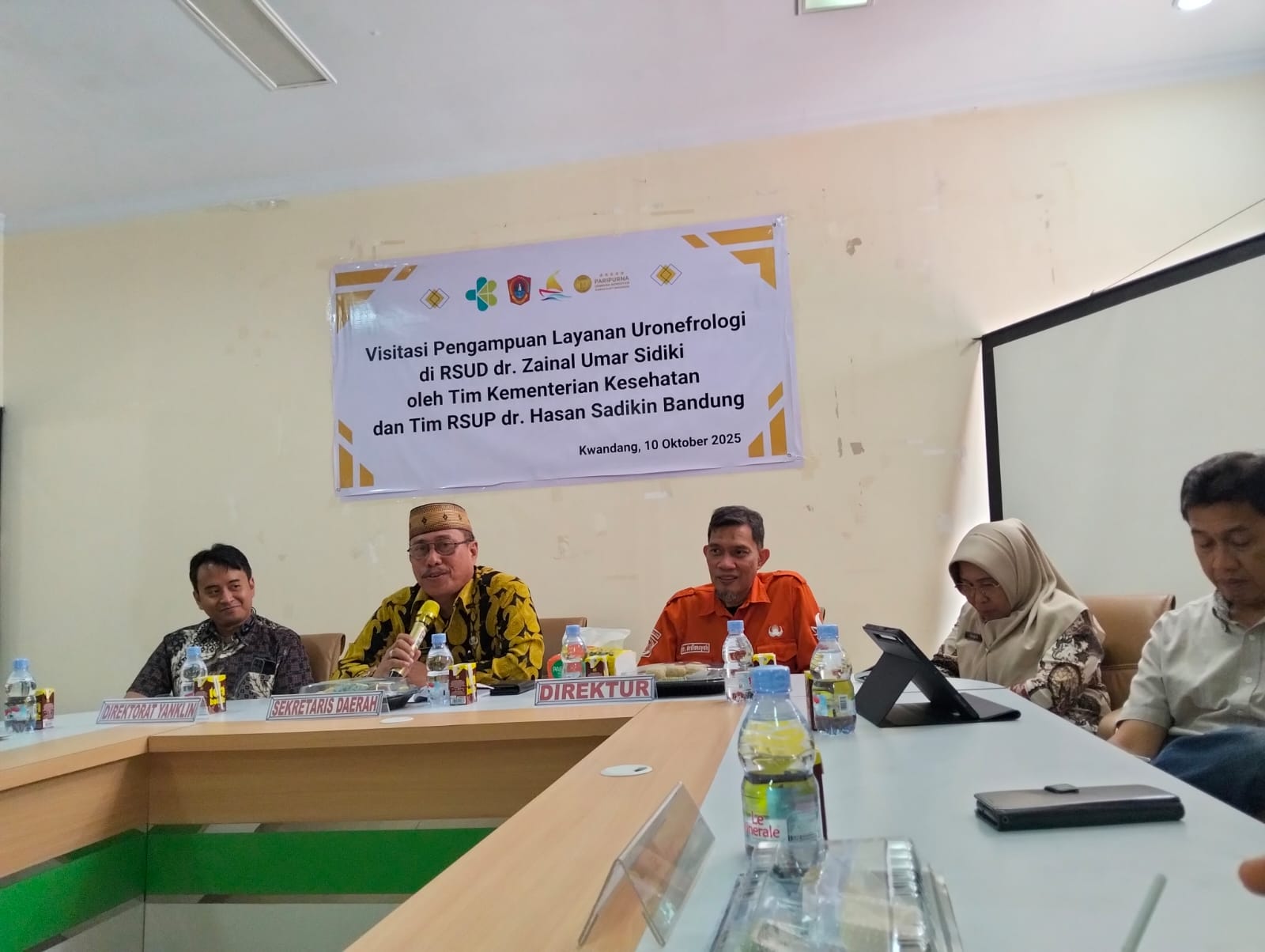 Langkah Maju Kesehatan Gorontalo Utara: Sekda Suleman Lakoro Buka Visitasi Pengampuan Layanan Uronefrologi di RSUD dr. Zainal Umar Sidiki. oleh Tim Kementerian Kesehatan dan Tim RSUP dr. Hasan Sadikin Bandung