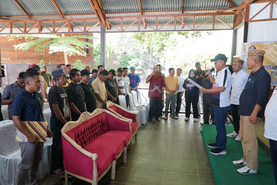 Bupati Thariq Modanggu Gaungkan Cinta Laut di Atinggola, Kukuhkan Gerakan Masyarakat Cinta Laut