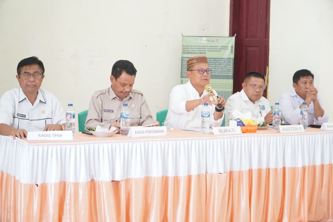 Bupati Thariq Pimpin Rapat G210 dan GAM di Kecamatan Anggrek : Penyertaan Modal Untuk Investasi di BUMDESMA Sejumlah 115 Juta