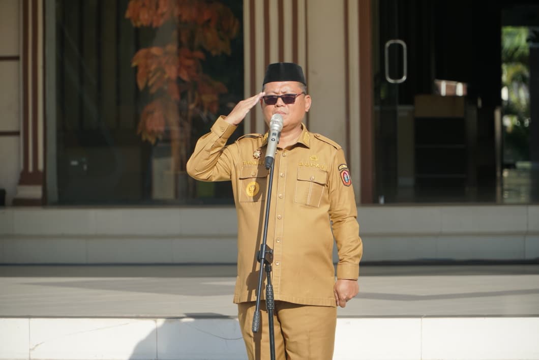 Bupati Thariq Modanggu Tekankan Disiplin dan Kehadiran dalam Apel Kerja Awal November 2025