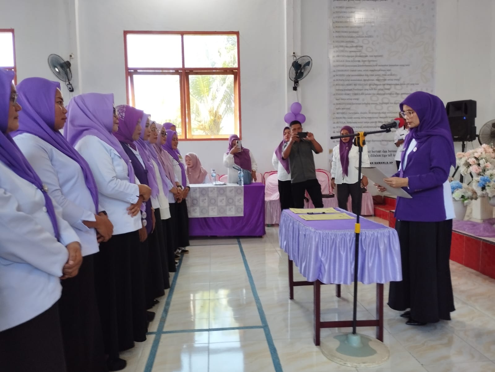 Ketua TP Posyandu Kabupaten Gorontalo Utara, Mariyati Mohamad Modanggu : Kukuhkan Pengurus TP Posyandu Kecamatan dan Desa se-Tolinggula