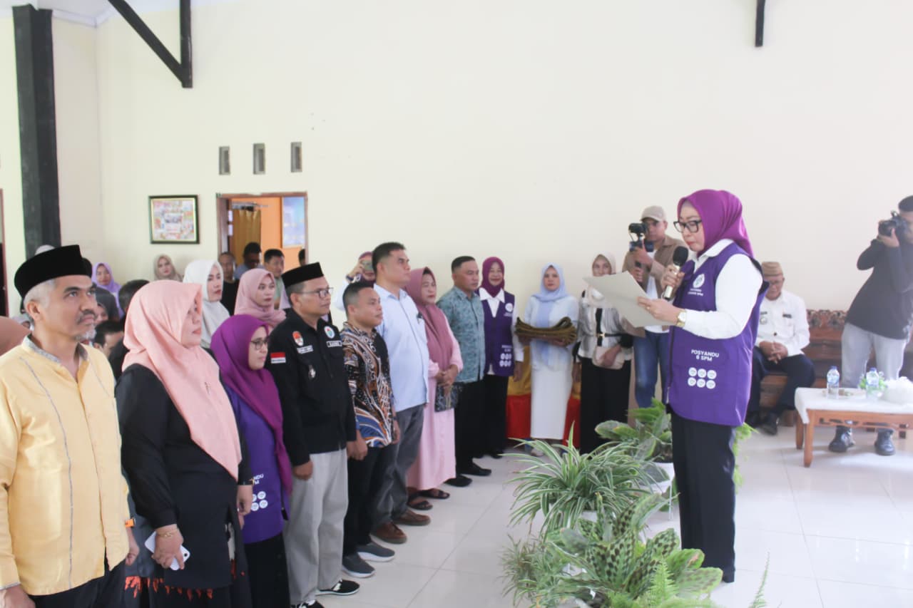 Wabup Nurjanah Hasan Yusuf, Mengukuhkan Orang Tua Asuh Anti Stunting, Launching Semboyan “Mo Gas” Di Desa Molingkapoto Selatan