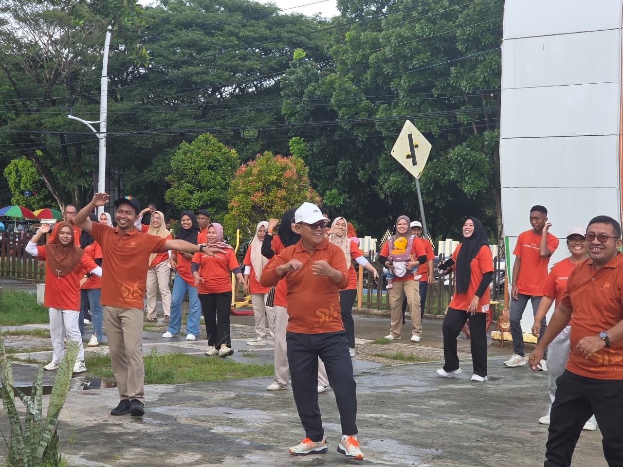 Bupati Thariq Modanggu Ikuti Senam Bersama BPS Gorontalo Utara, Kolaborasi Sehat Dan Sensus Ekonomi 2026