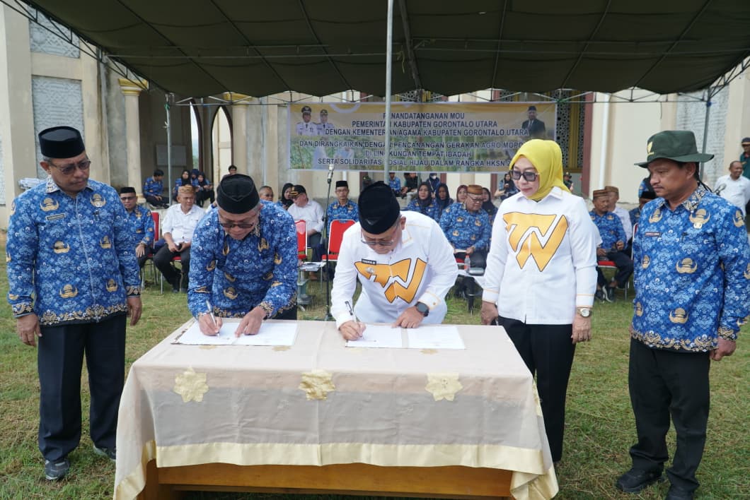 Bupati Thariq dan Wakil Bupati Nurjanah Tandatangani MoU dengan Kemenag Gorut untuk Agro Mopomulo di Tempat Ibadah