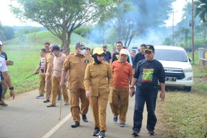 Wabup Nurjanah Pimpin Kerja Bakti Persiapan Ground Breaking Hilirisasi Industri Ayam Terintegrasi Di Desa TolongioWabup Nurjanah Pimpin Kerja Bakti Persiapan Ground Breaking Hilirisasi Industri Ayam Terintegrasi Di Desa Tolongio